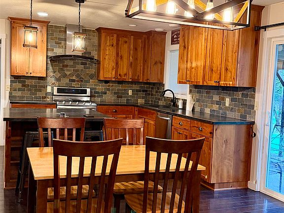 2nd image of 435 14th St