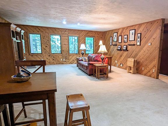 2nd image of 190 Timberlane Ln