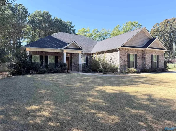 228 Steakley Rd, New Market, AL 35761