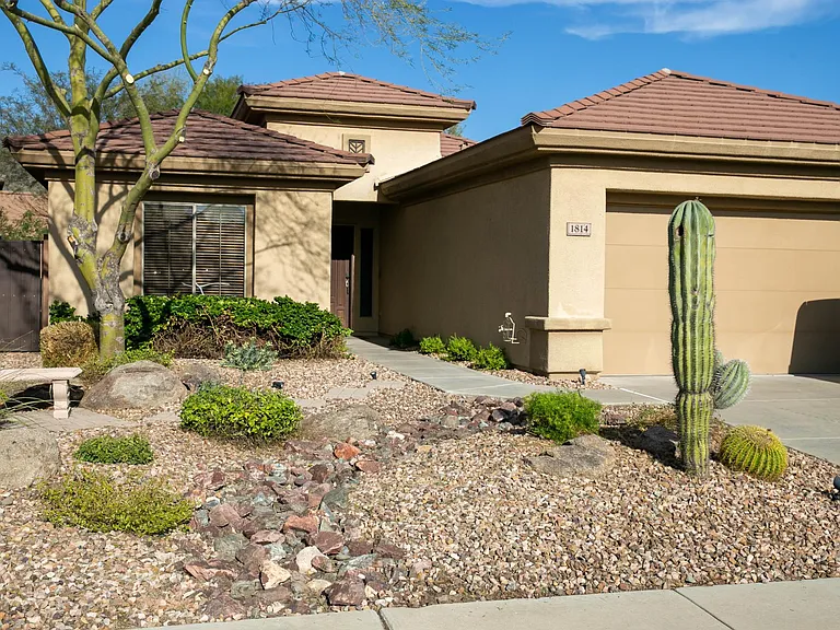 1814 W Eastman Dr — Photo 2