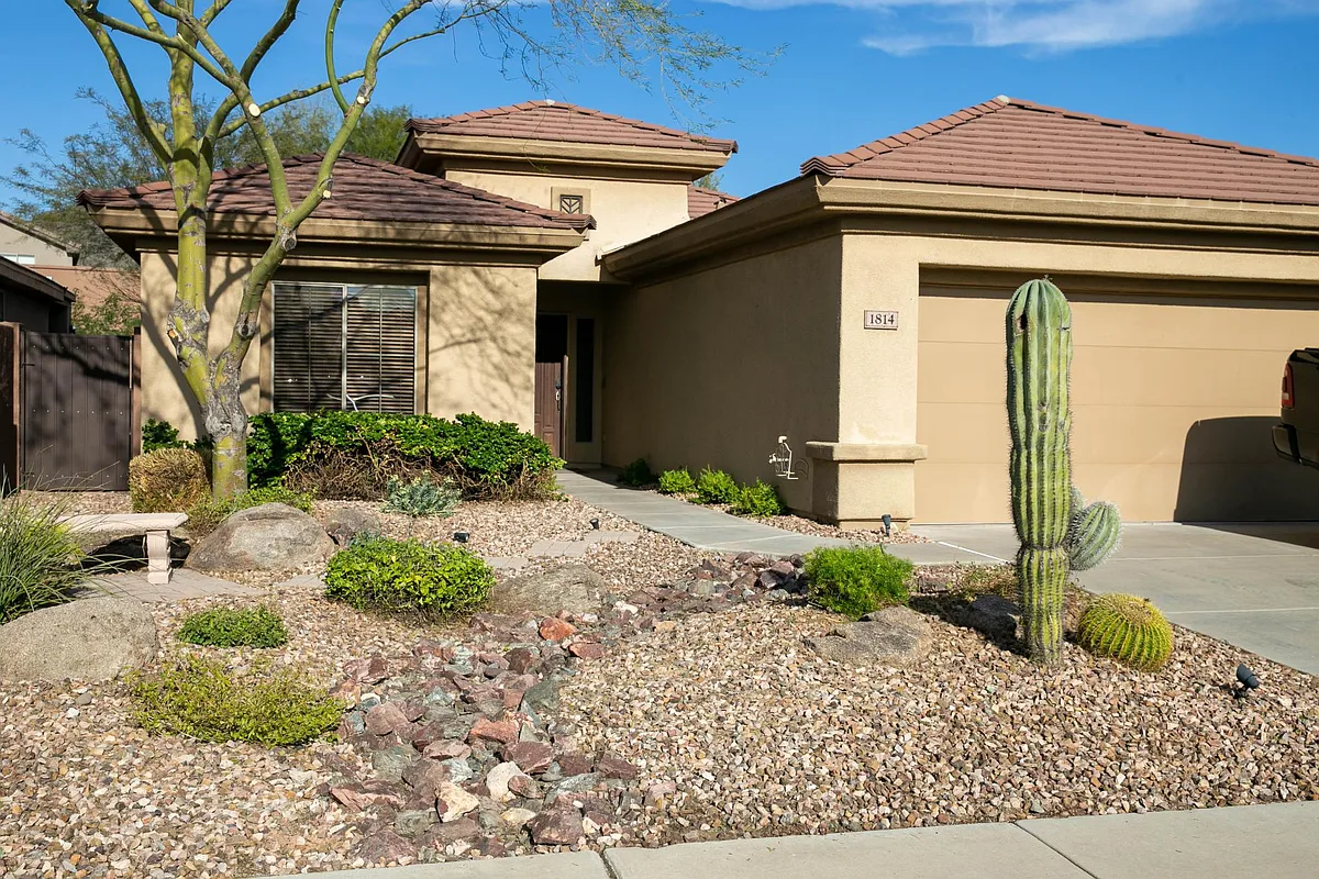 Building Photo - 1814 W Eastman Dr