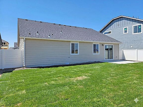 3rd image of 1096 N Ryde Ave
