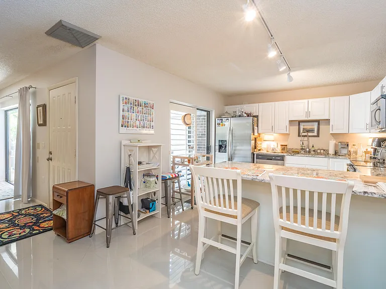 1314 13th Ter — Photo 10