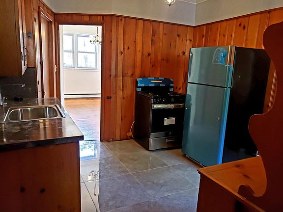 3rd image of 122 Williams Ave #0