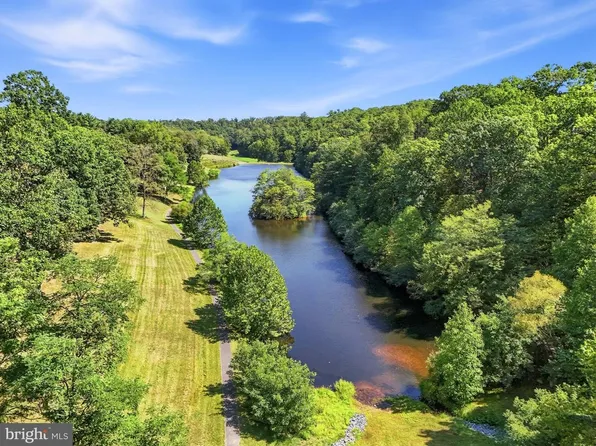 114 Shawnee Trl, Hedgesville, WV 25427