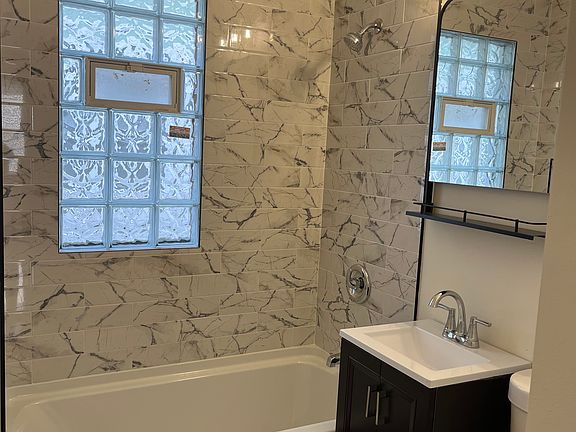 2nd image of 102 W Auer Ave #102