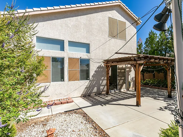 2760 Saigon Dr — Photo 2
