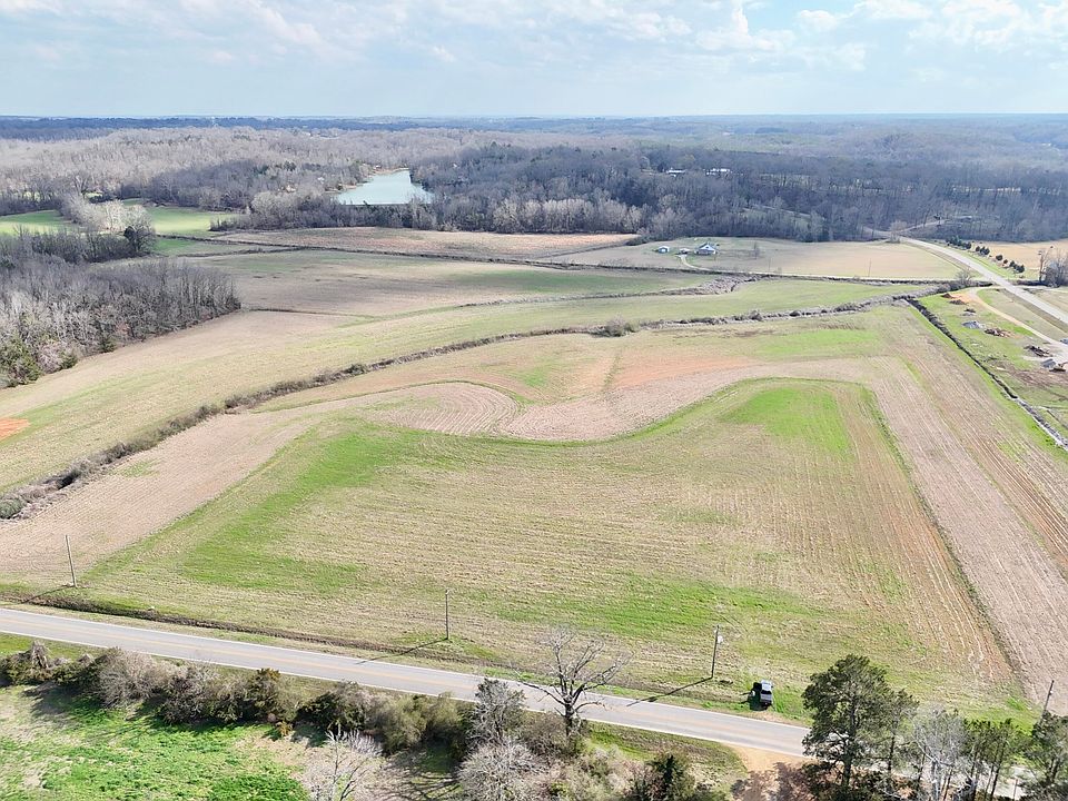 1st image of Center Hill Rd