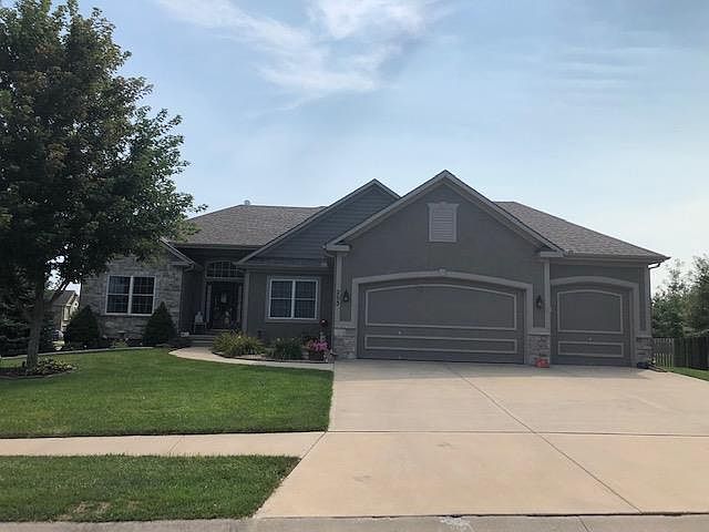 1st image of 203 Broadmoor Dr