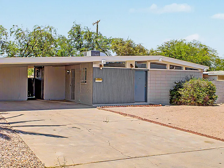 3543 W Puget Ave — Photo 1