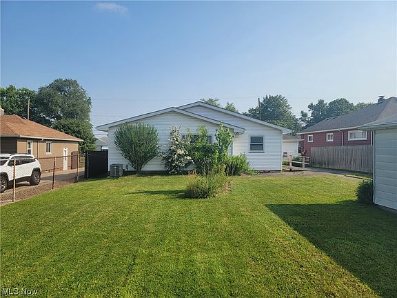 3rd image of 13727 Bellbrook Dr