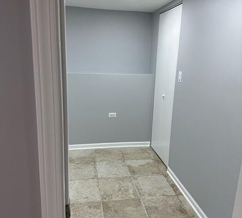 4th image of 2323 N Kedvale Ave #Basement