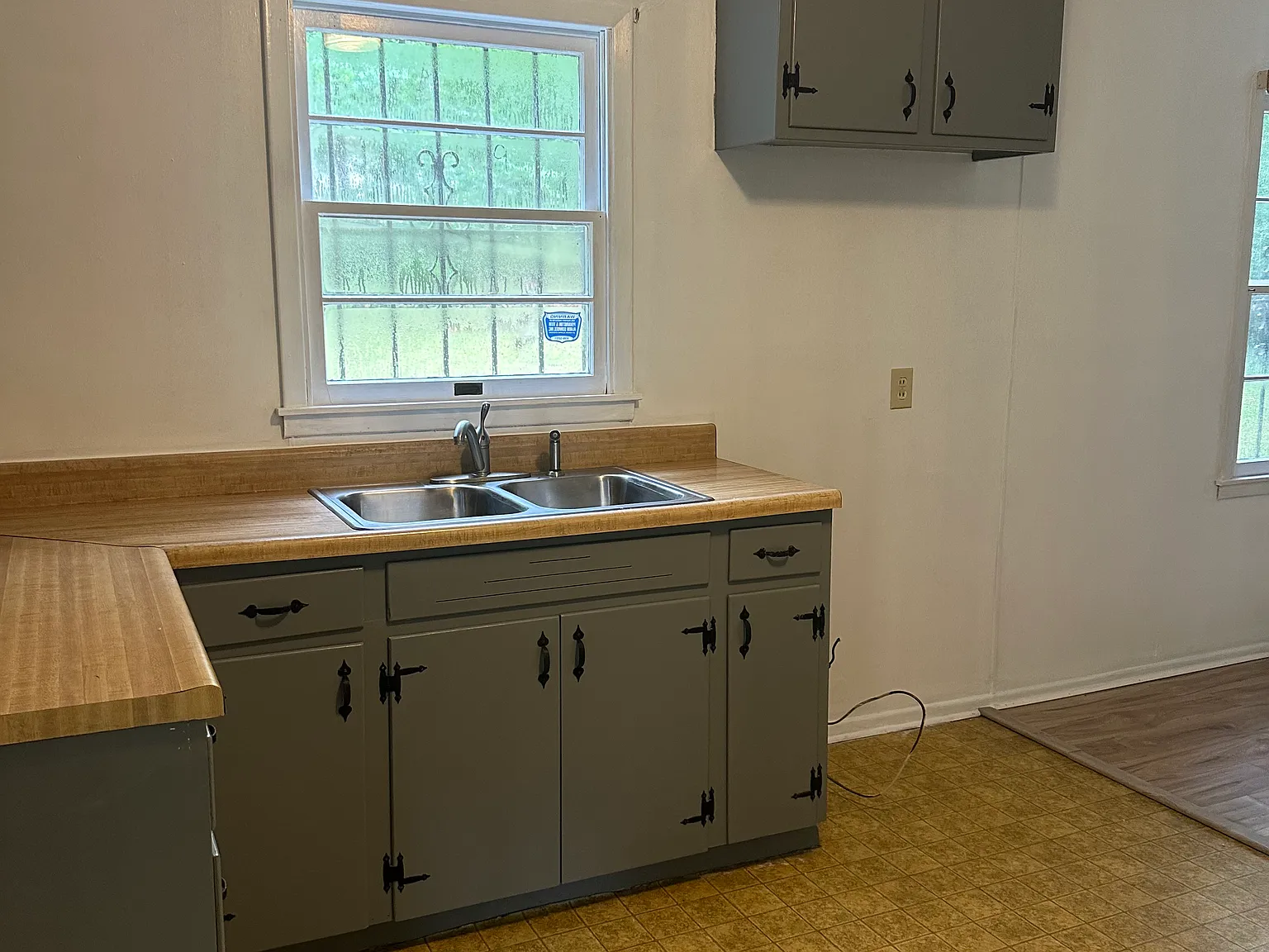 3 bed, 1008 sqft, $1,150 — Photo 3