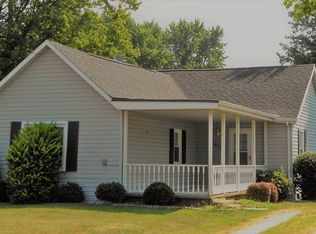 1422 N Main St, Fairmount, IN 46928