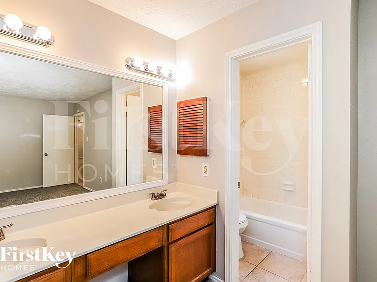 2606 Olster Dr — Photo 9