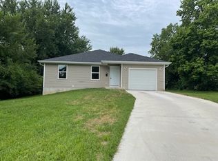 1436 E Nora St, Springfield, MO 65803
