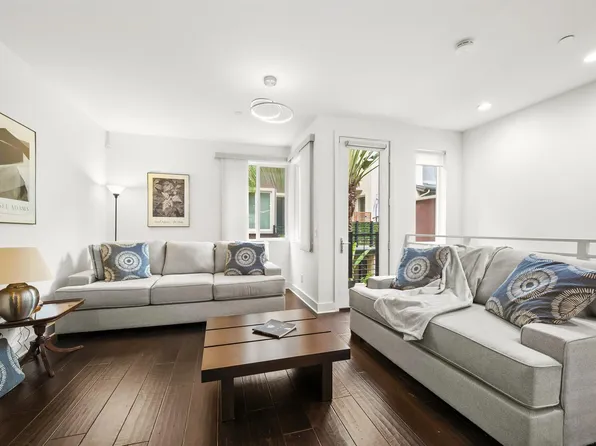 7923 Modern Oasis Dr, San Diego, CA 92108