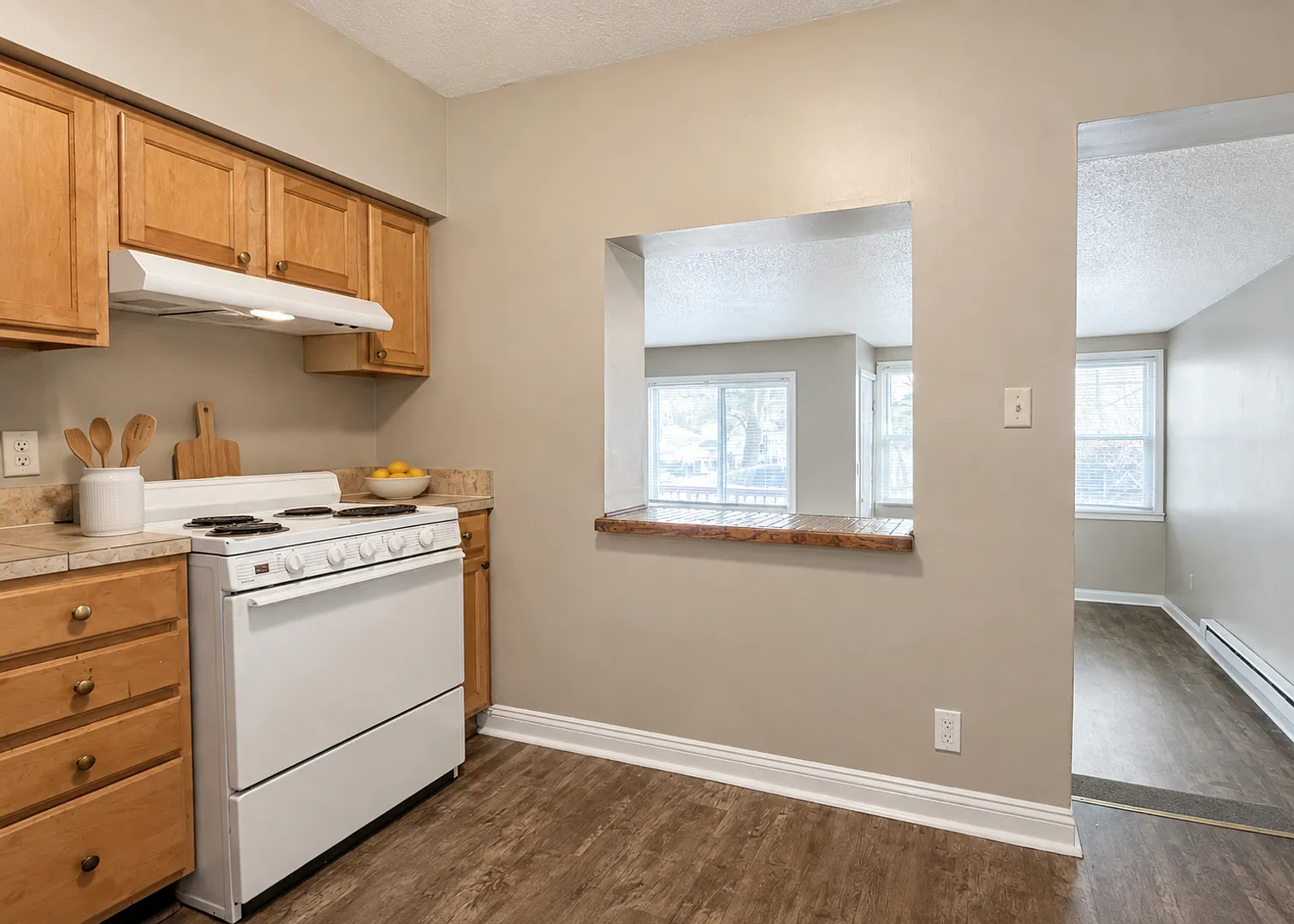 880 Wilson Avenue — Photo 3
