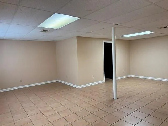 5 bed, 2.0 bath, 2240 sqft, $2,100 — Photo 3