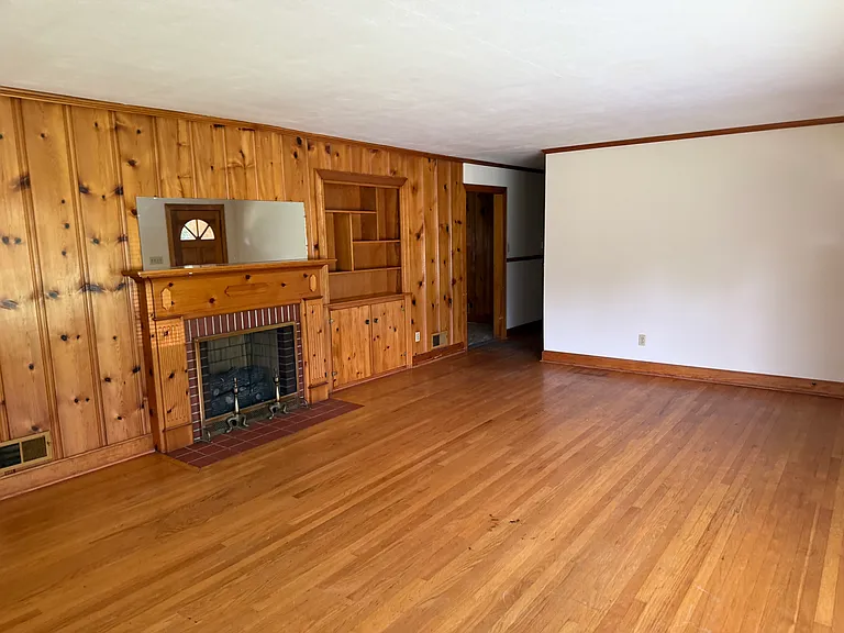 729 McElroy Way — Photo 4