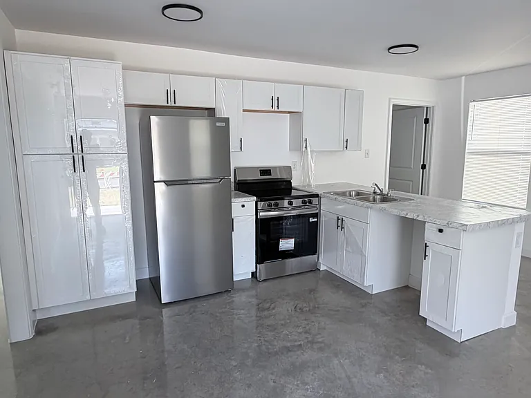 3114 Pacific Ave — Photo 2