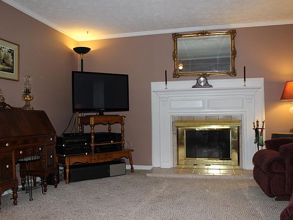 2nd image of 900 Countryside Dr