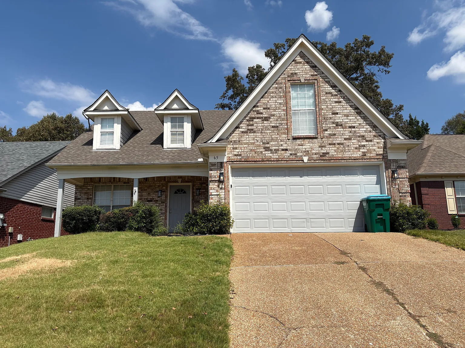 4 bed, 2.5 bath, 2050 sqft, $1,995 — Photo 2