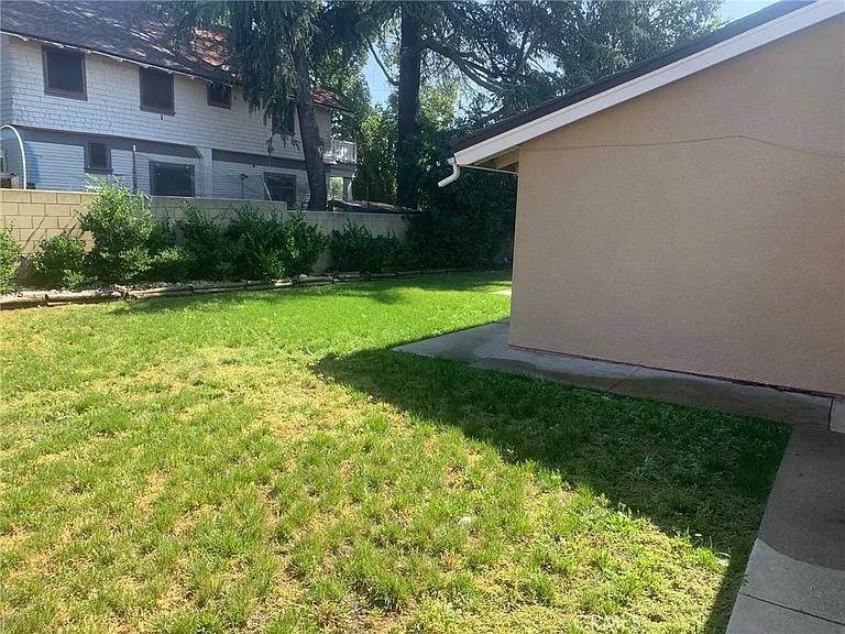 2114 Forbes Ave — Photo 24