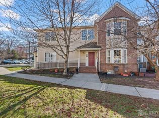 189 Sunshine Dr, Piscataway, NJ