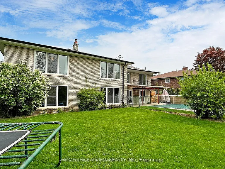 31 Portree Cres — Photo 8