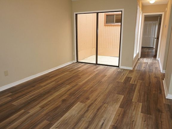 5th image of 4933 Kingsmeadow Ln