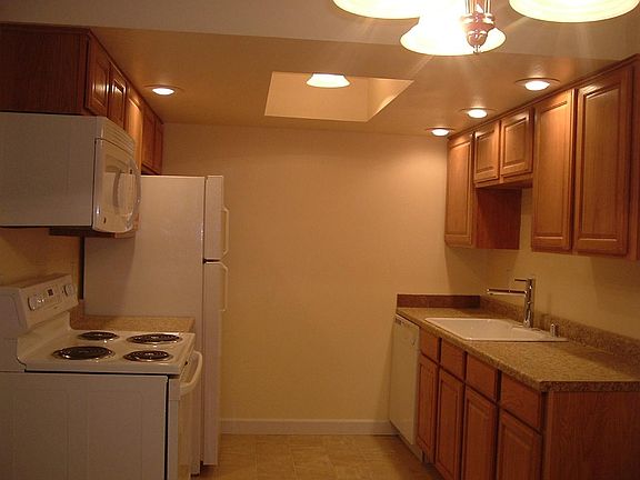 4th image of 711 143rd Pl SE