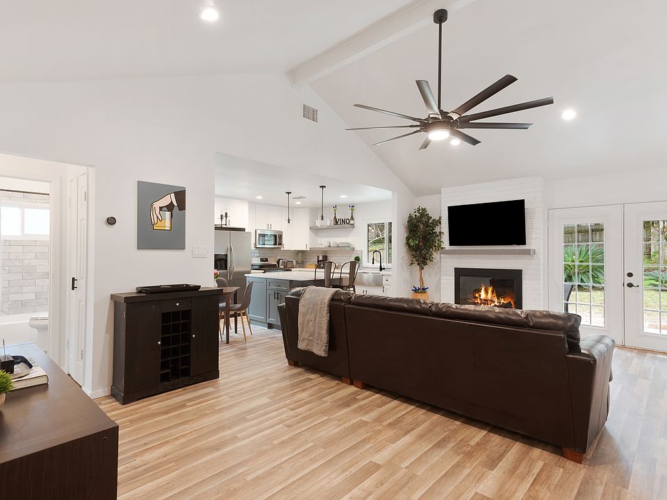 1st image of 1005 Speer Ln
