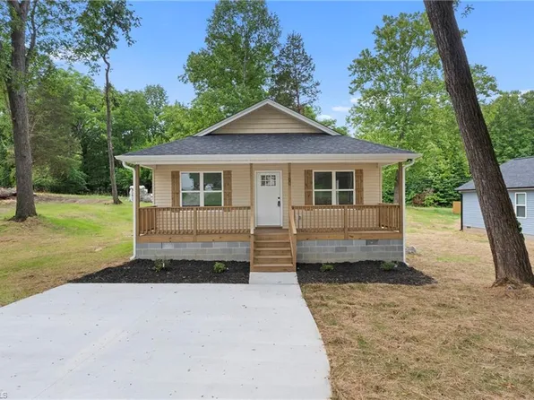 160 S Old Fisher Ferry Rd, Thomasville, NC 27360