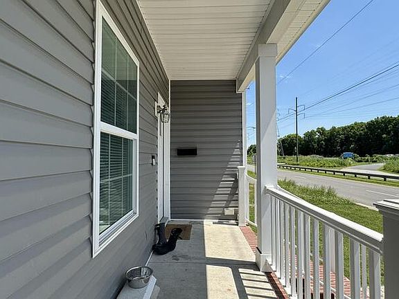 5th image of 1132 Victory Blvd