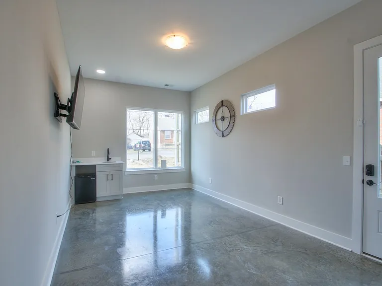 2810 Gear St — Photo 11