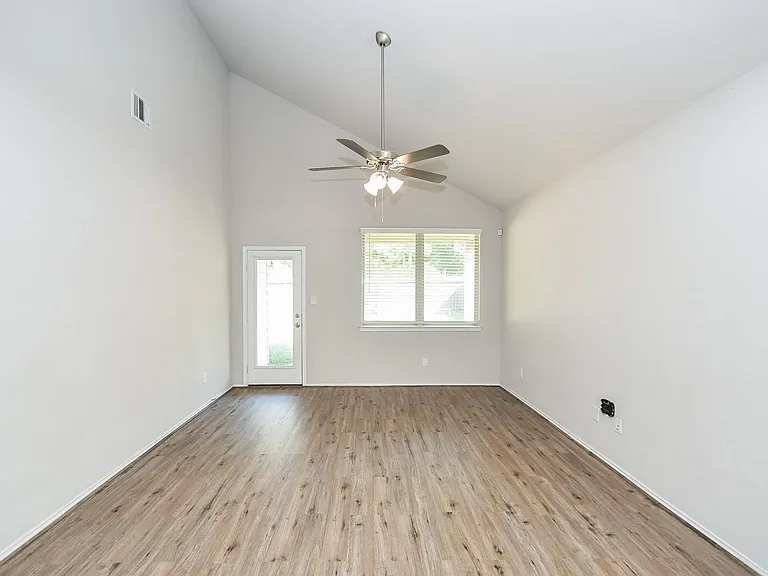 14118 Silver Falls Ct — Photo 9