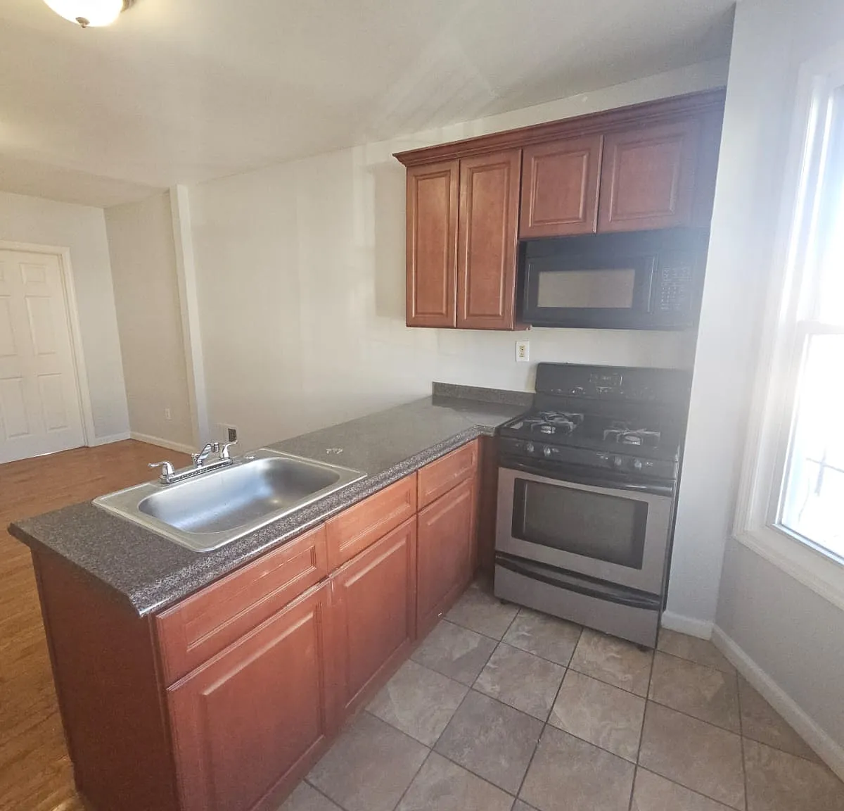 1 bed, $1,400 — Photo 1