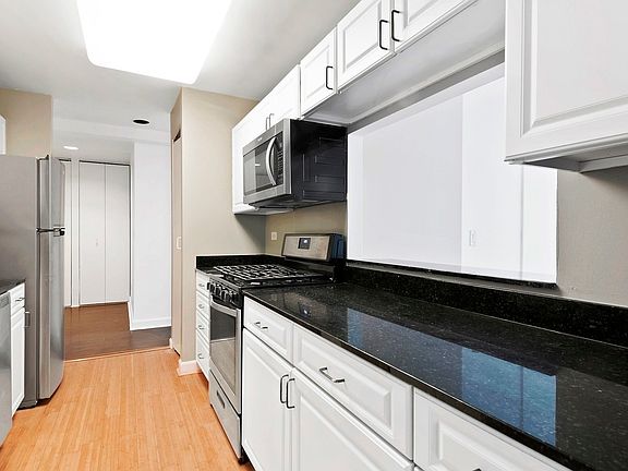 3rd image of 1400 5th Ave APT 2E