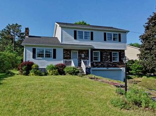 1008 Seminole Rd, Glenville, NY 12302