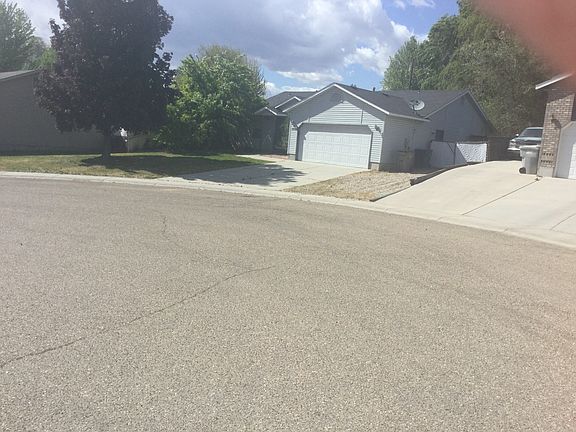 3rd image of 2804 Sunflower Dr