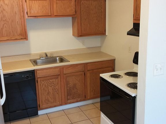 3rd image of 5861 Poplar Hall Dr