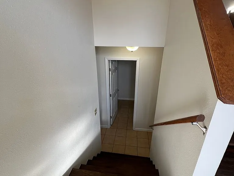602 Bristol Ct — Photo 18