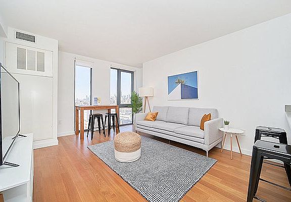 3rd image of 223 4th Ave #6F