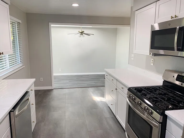 920 Miami Way — Photo 4