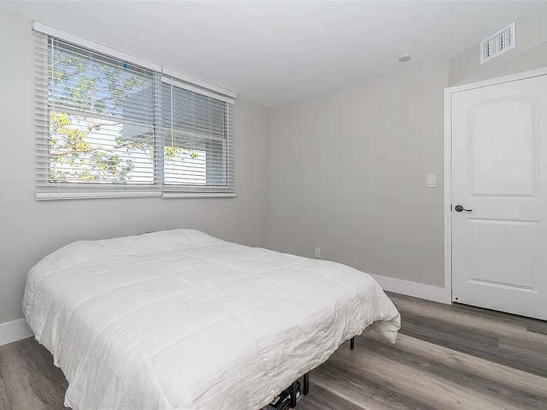 119 Royal Park Dr #4H — Photo 17
