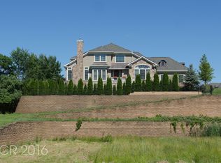 95 Windsor Ln, Ramsey, NJ 07446