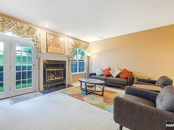 4th image of 1148 Stafford St