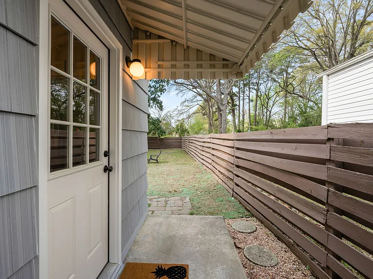 2502 Englewood Ave — Photo 30