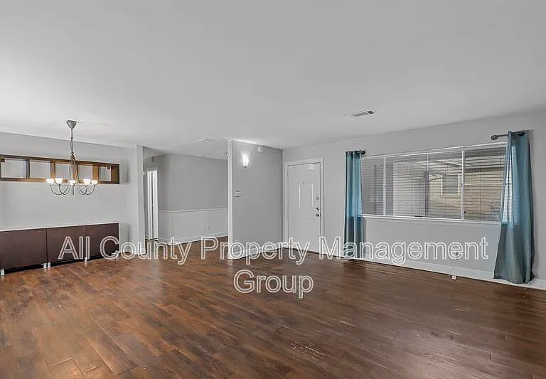 2504 S Fielder Rd — Photo 4